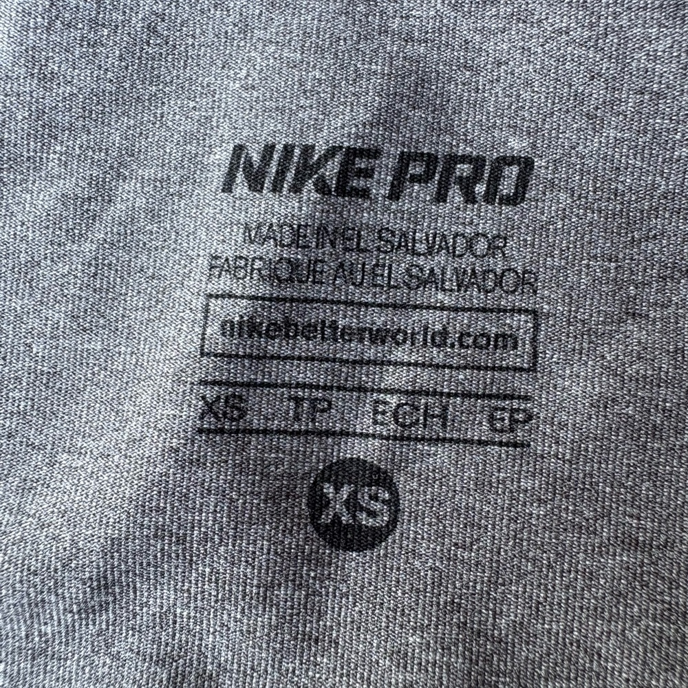 Nike Peo Women's Gray V-Neck Athletic Top - Picture 4 of 4